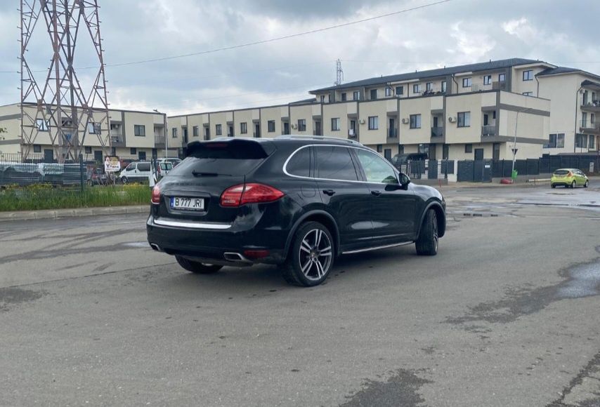 Porsche cayenne 2013 ca si cum este nou