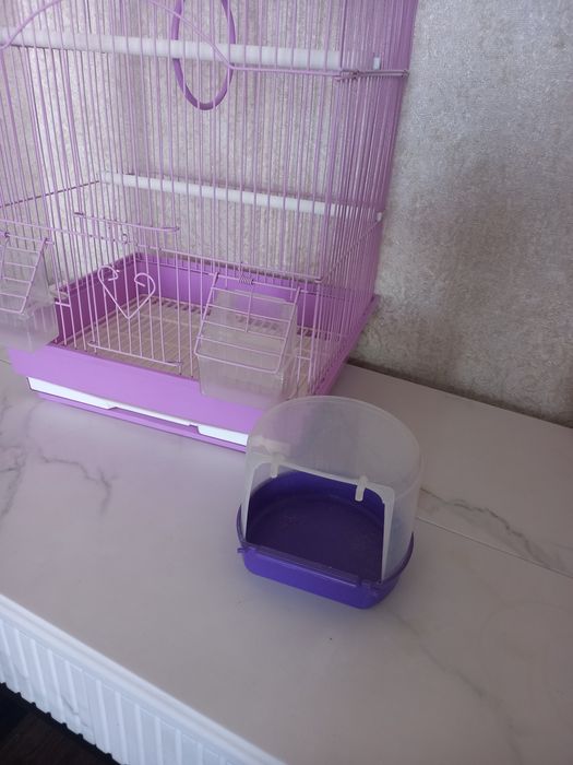 Клетка для попугая,виесте с купалкой,просторная