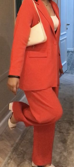 Костюм с брюками