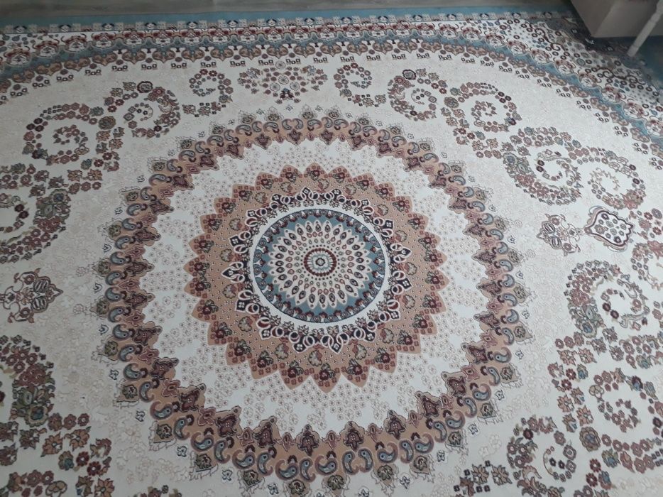 Продам ковер красивый