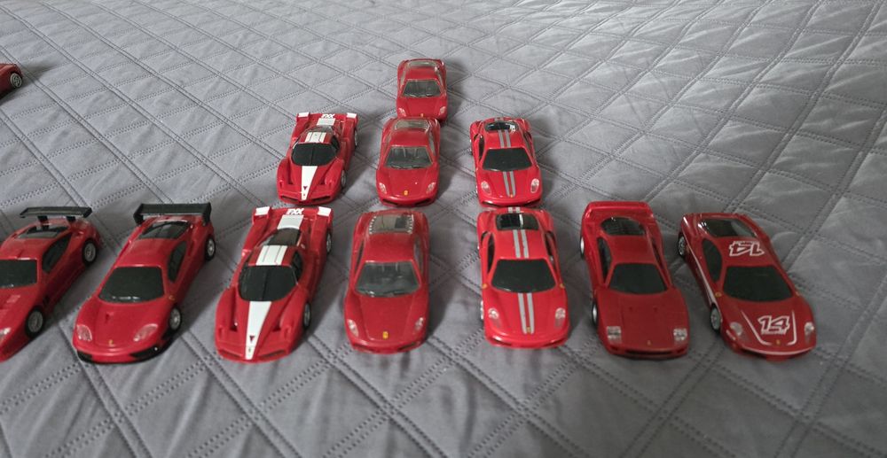 Колекция ферари колички и самолетче