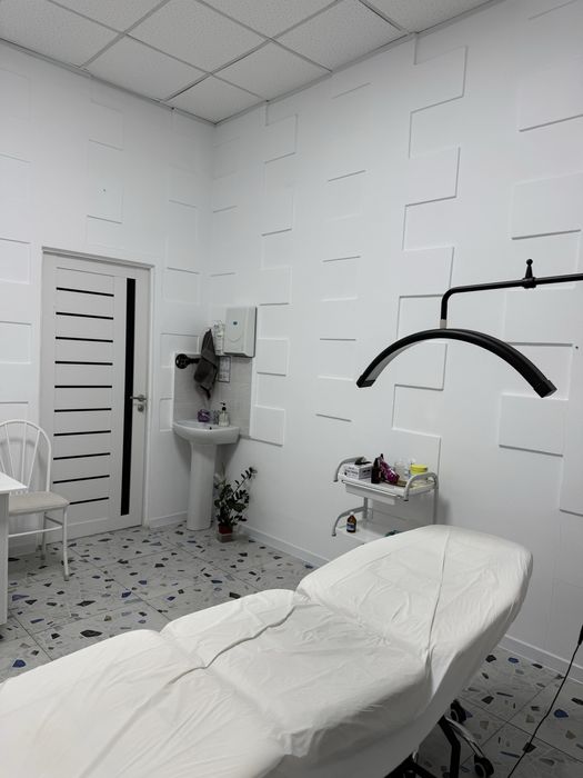 Сдам место для косметолога