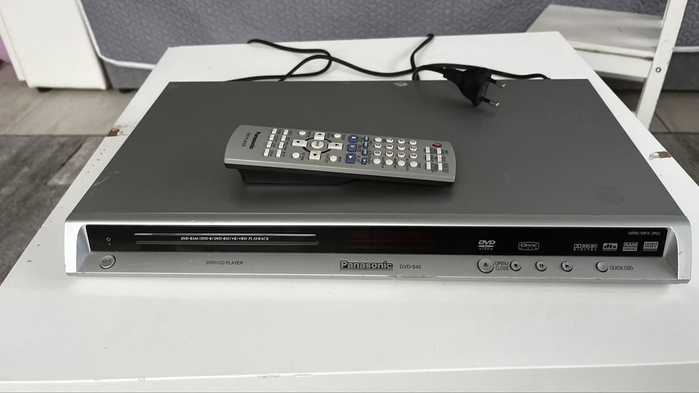 DVD player Panasonic S42