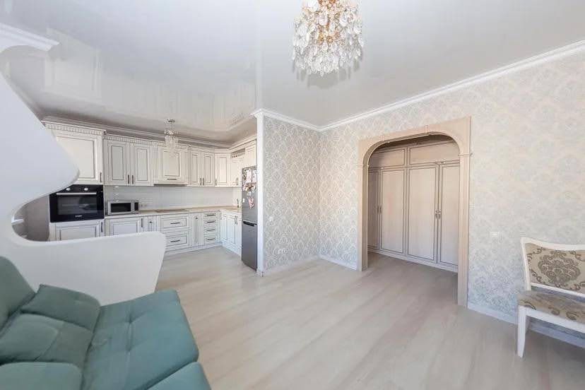 Продам двух комнатную квартиру