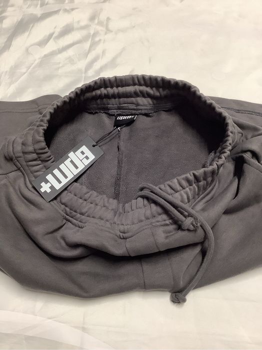 Pantaloni scurti bumbac darbati