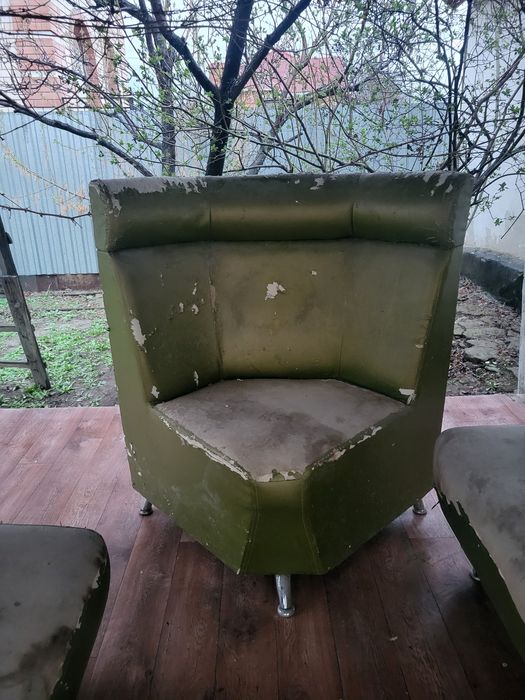 Продаётся кухонный уголок.