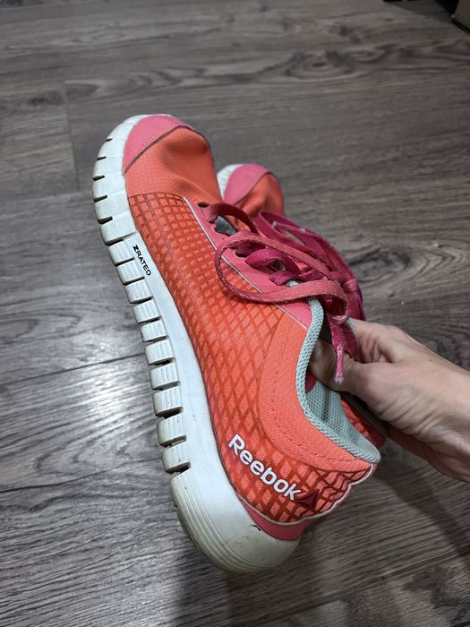 Продам обувь на девочку