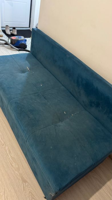 Продам диван !Б/У