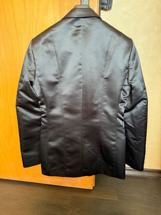 Черен костюм            .