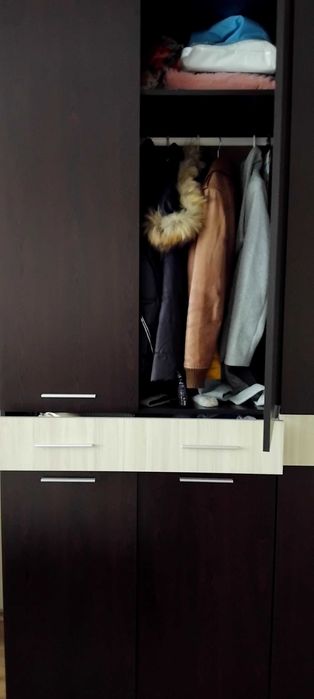 Продавам запазени мебели