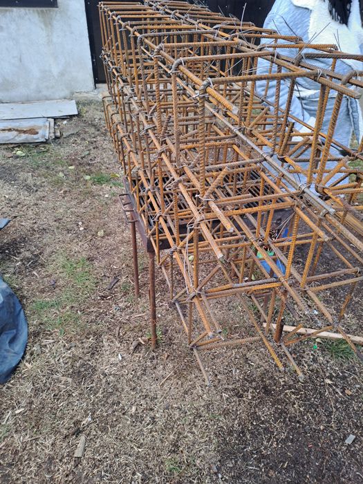 Etrieri din fier beton  stalpi scoabe  distantieri  agrafe