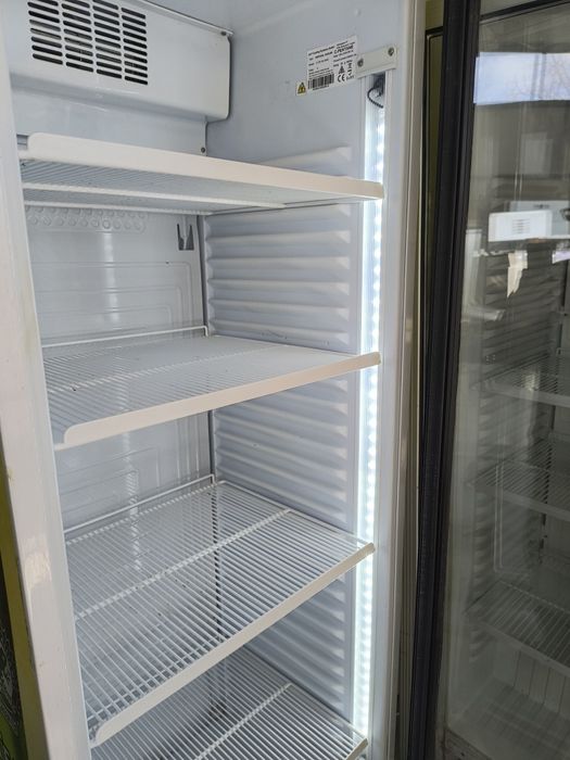 Хл. Витрини със Чисто нови компресори.