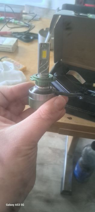 Лед крушки с вентилатор H7