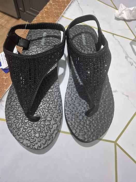 Продам стильные сланцы с стразами