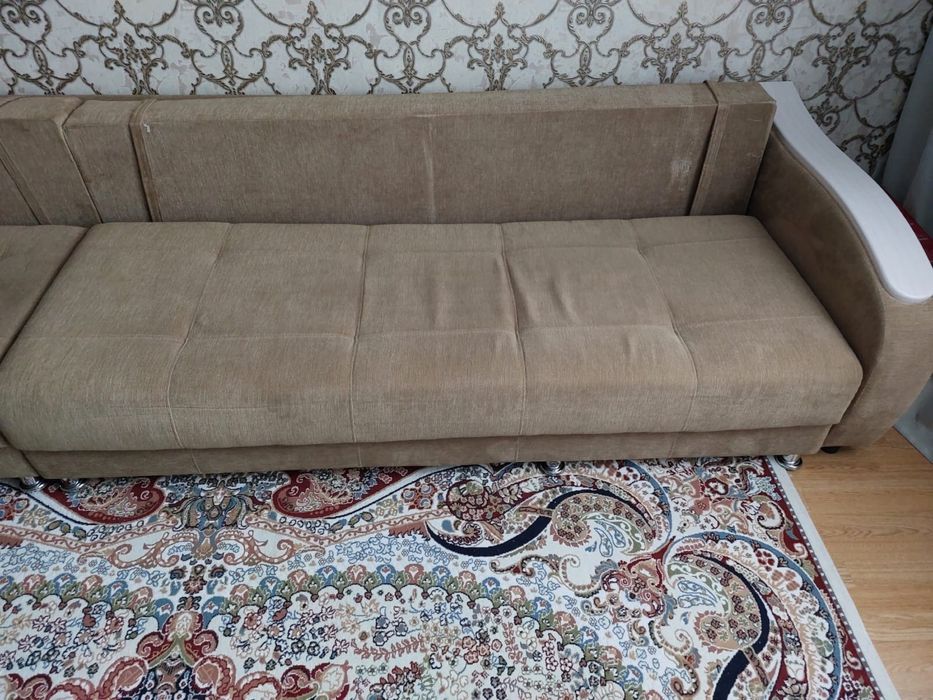 Продам диван срочно в хорошем состоянии