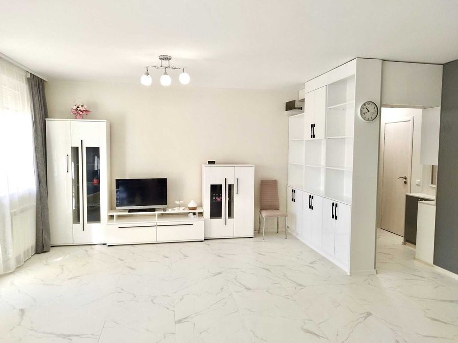 Дава се под наем Тристаен апартамент в София, Център - 120 кв.м за 850 € - Снимка #9