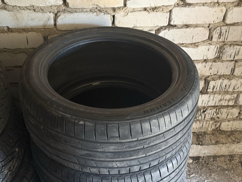 235/45/18 состояние новое