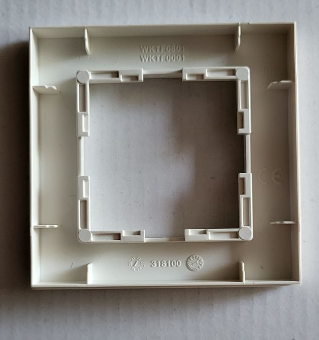 Рамка для выключателей и розеток