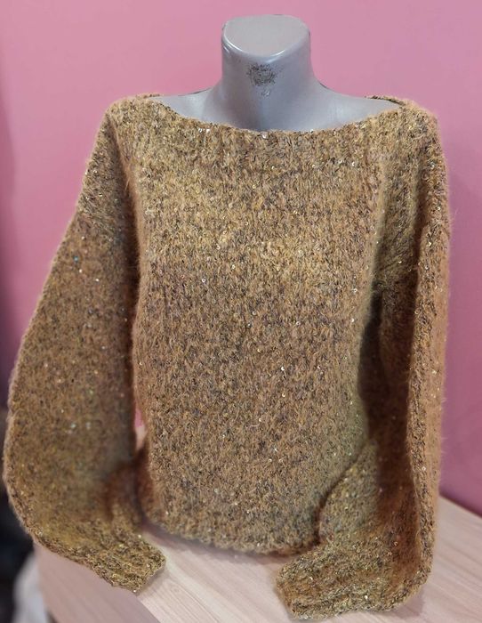 Ръчно изплетен с паети