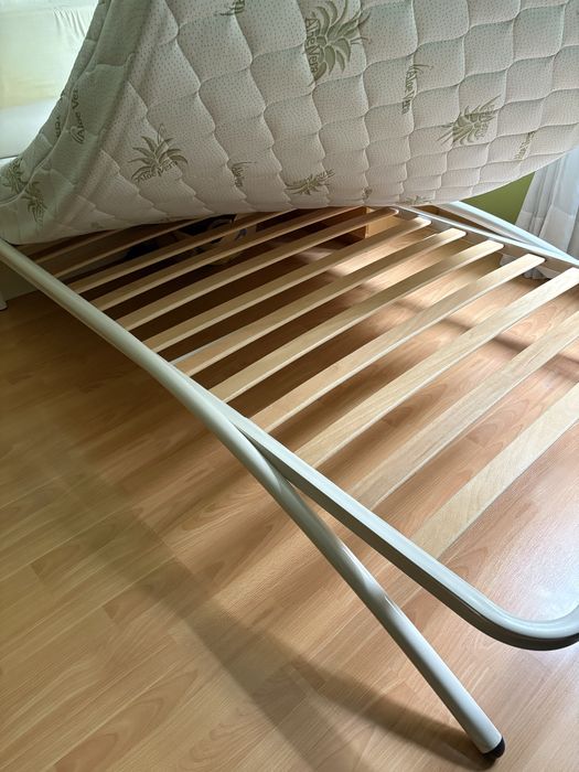 Легло с мемори матрак