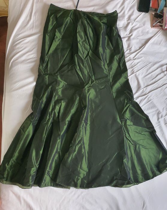 Fusta lunga closata verde tafta