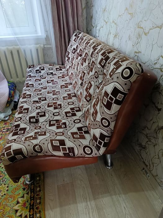 Продаю диван в отличном состоянии
