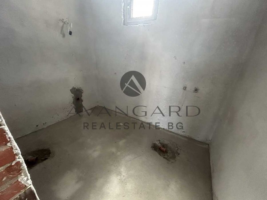 Продава се Тристаен апартамент в Пловдив, Остромила - 135 кв.м за 1067 €/кв.м - Снимка #7