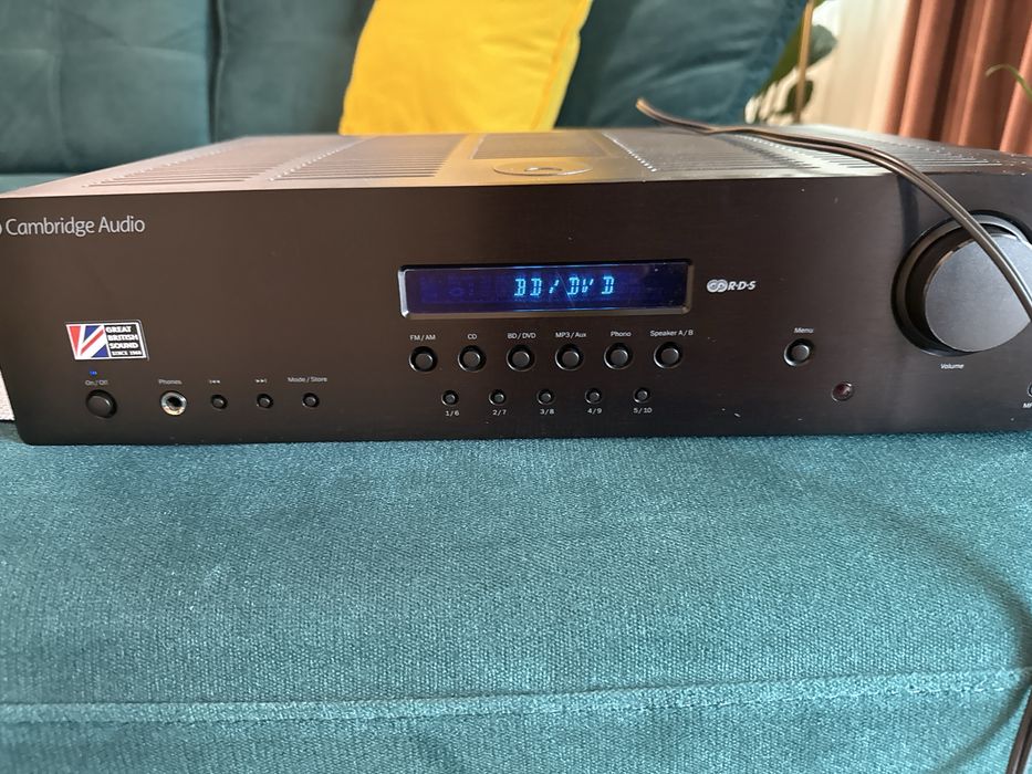 Sistem Audio Hi-Fi Complet: Cambridge Audio Topaz SR10 + Boxe Wharfedale Diamond 225