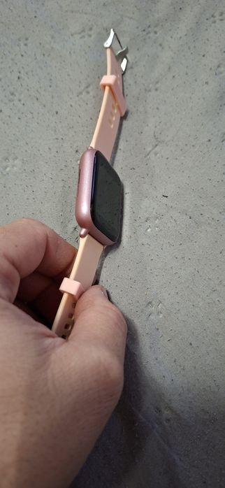 Смарт часовник с зарядно