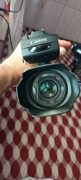 Видеокамера Canon xa10 сотилади