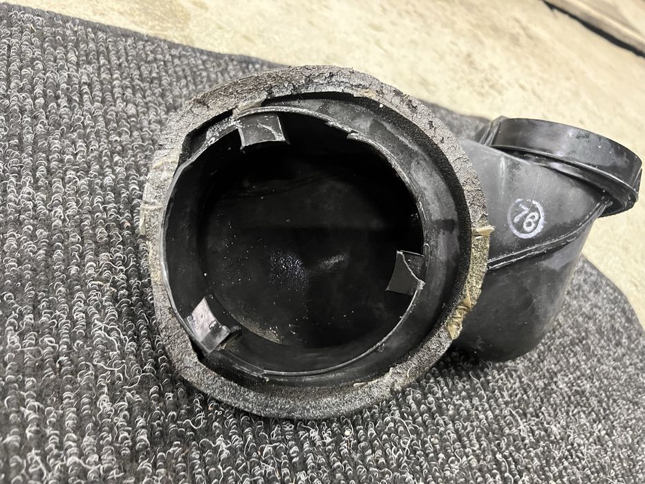 Продам дифлектор воздухавода BMW е39 бмв е39