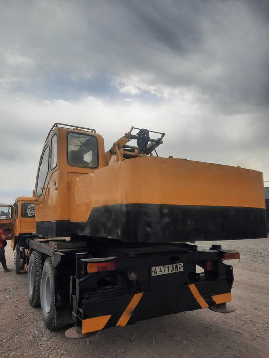 Автокран XCMG 16 тонн