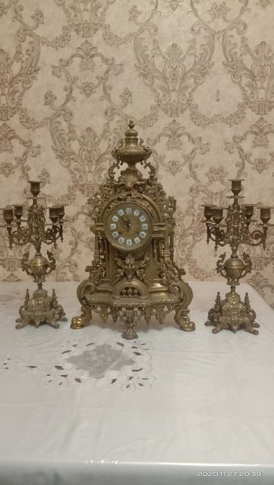 Часы и канделябры бронзовые