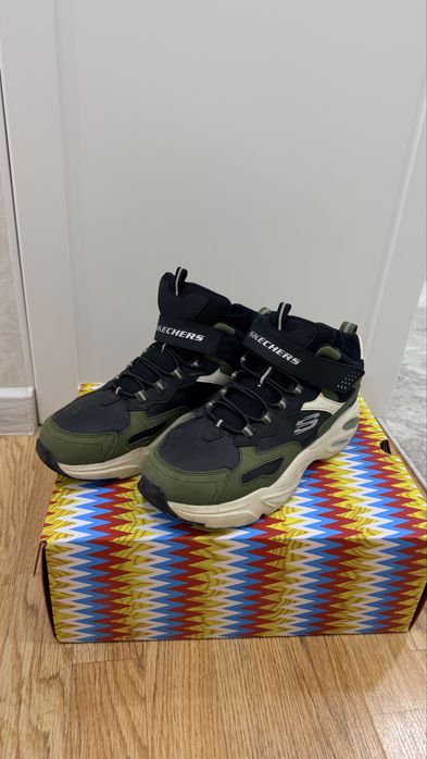 Sketchers кроссовки оригинал 39р