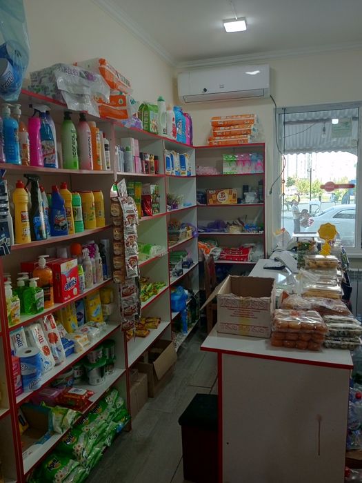 Kvartira sotiladi 2 xona Bir hona Magazin ikkinchi hona salon bulgan