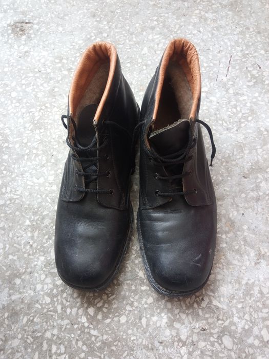 Кожени обувки Garant от социализма