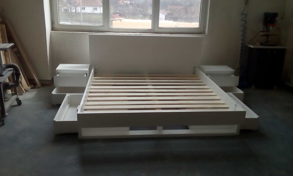 TRANSPORT GRATUIT.Pat matrimonial din lemn masiv cod 212