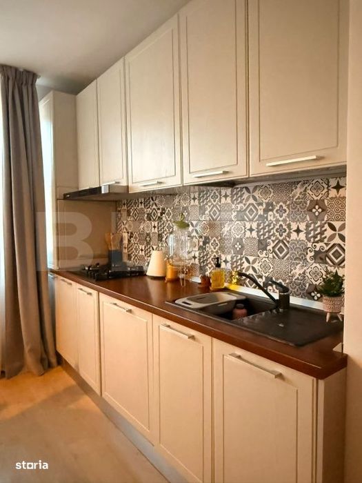 Apartament cu 3 camere de vanzare, Garaj subteran, zona Centrala — fotografia 3
