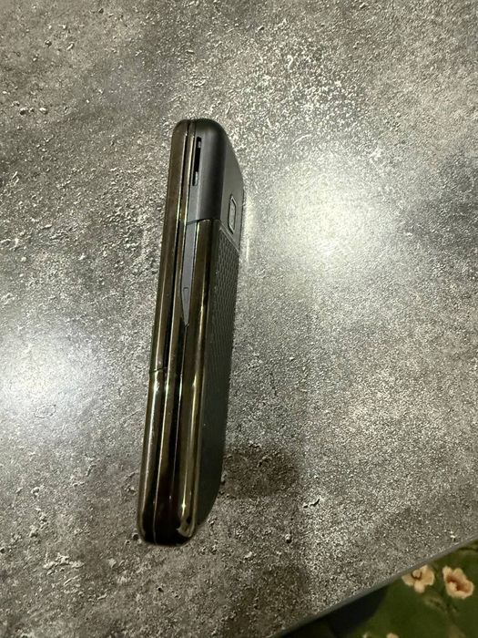 Продается Nokia 8800A