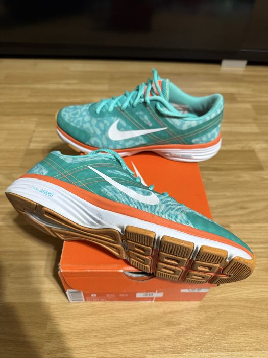 Adidasi Nike, in stare foarte buna