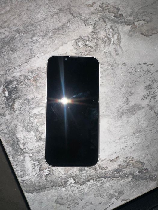Iphone 13 (white)