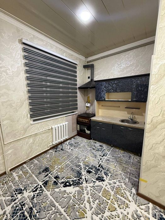 2 хонали килинган 3 каватда жойлашган квартира сотилади. 5 каватли янг