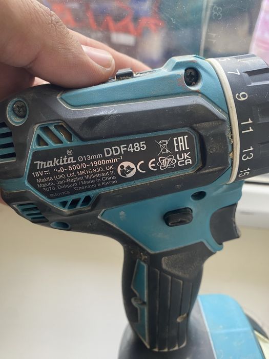 Шурупаверт макита