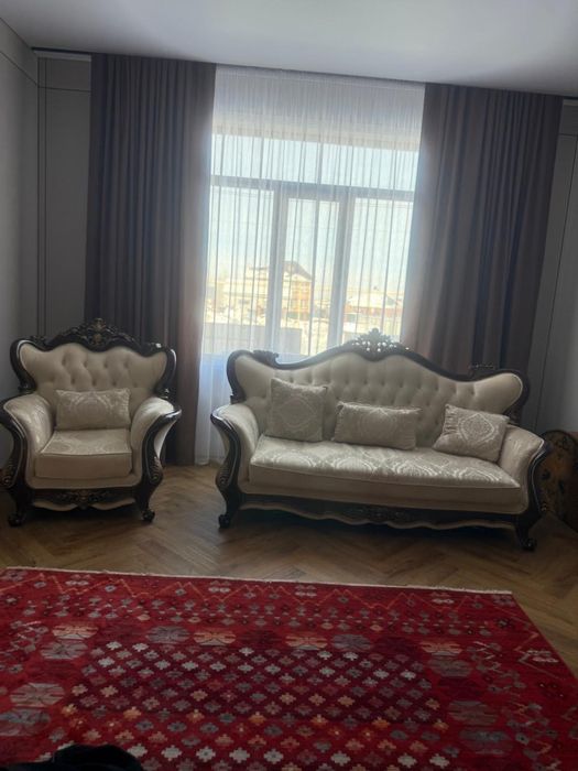 Продам диван для гостинной