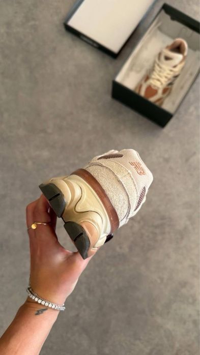 New Balance 9060 'Flat Taupe Light Sparrow'