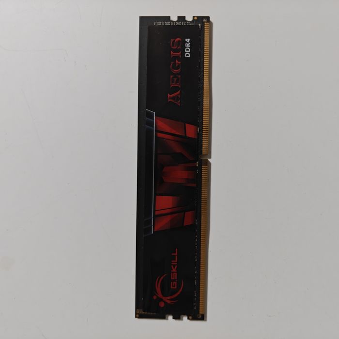 Placă RAM 16GB 3200MHz