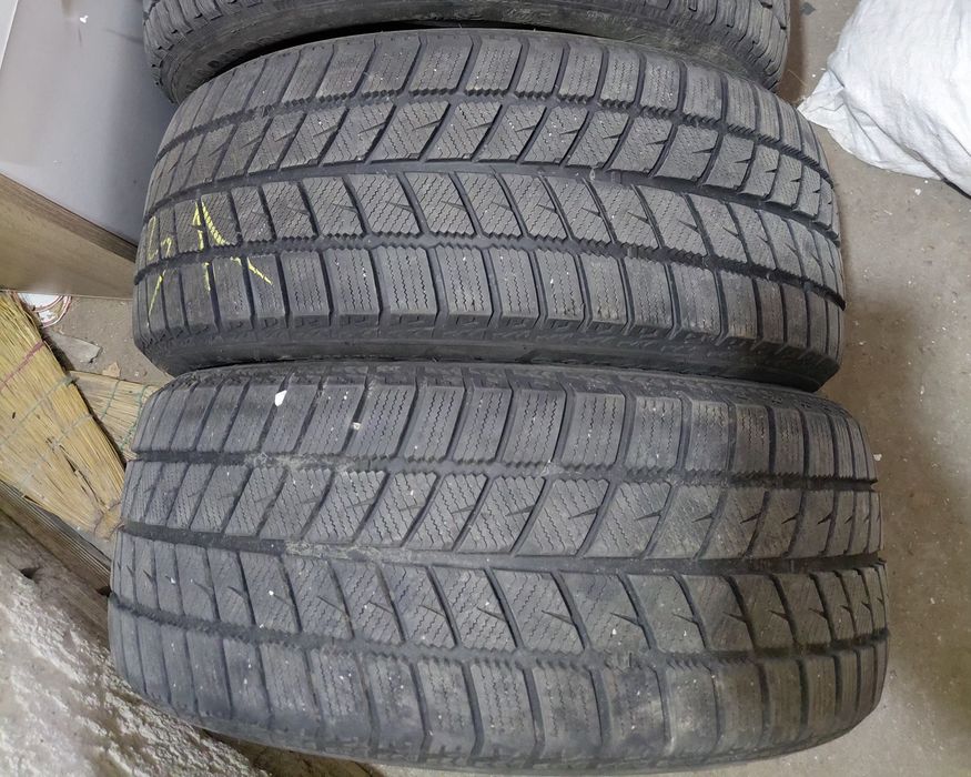 Продавам зимни гуми 225/50/17 2х2