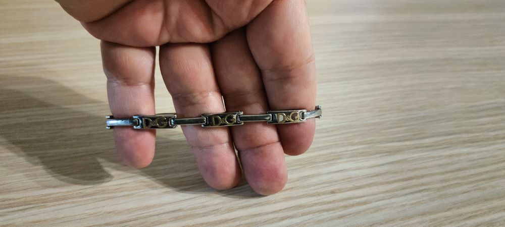 Гривна със  златни орнамент и висулки!