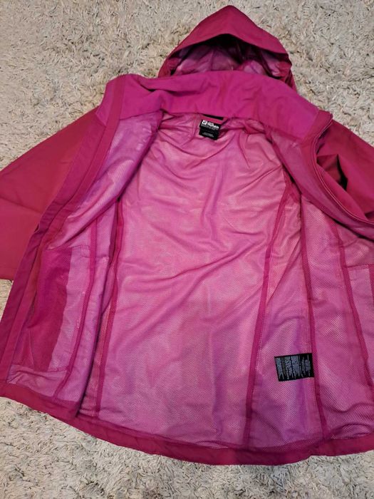 Маратонки Nike номер 36.5 и спортен екип Nike ръст 137 см