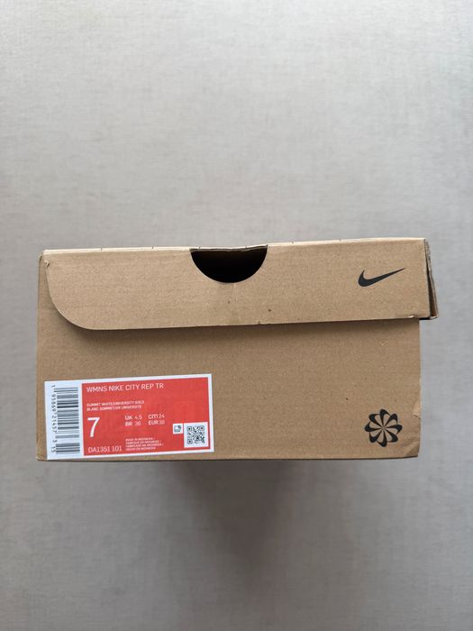 Nike маратонки 37
